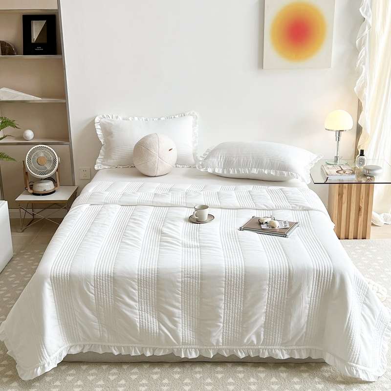 Fashionable Bedspread Cover