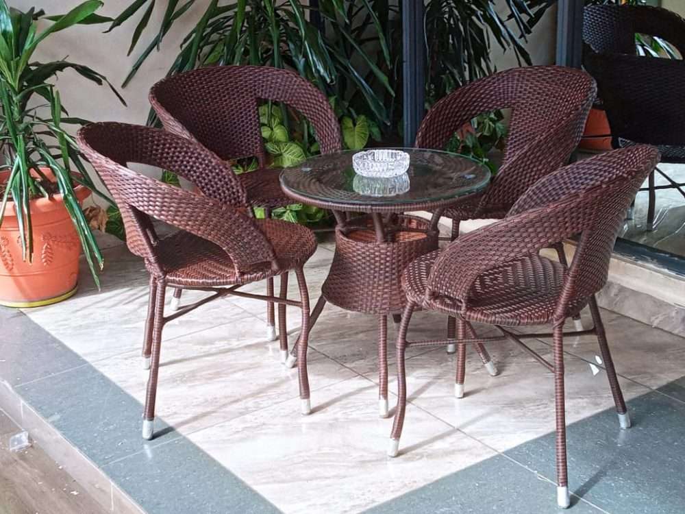 4 Seater Balcony/Outdoor Set (Inc Table) 