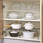 Adjustable kitchen shelf
