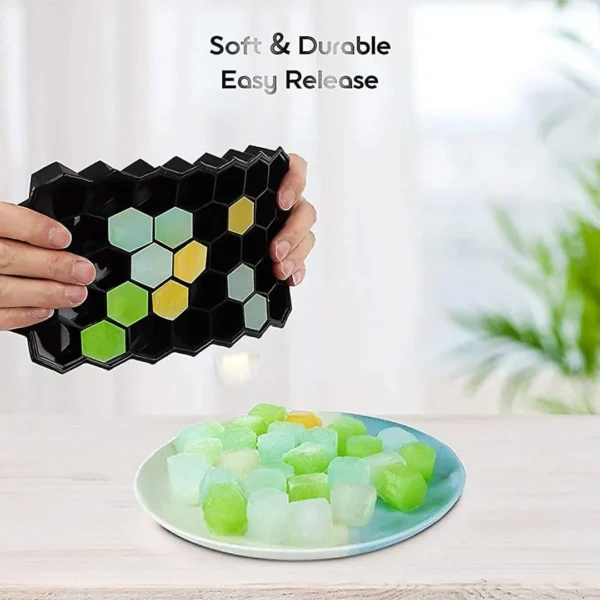 Honeycomb ice cube tray