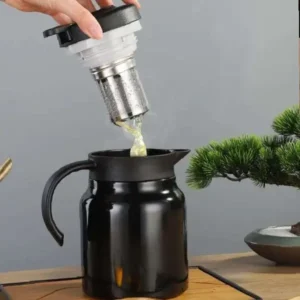 Coffee carafe with infuser