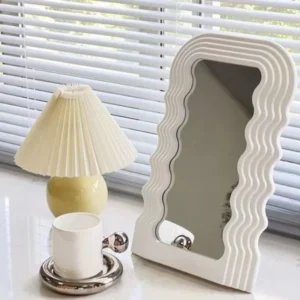 Tabletop wavy mirror