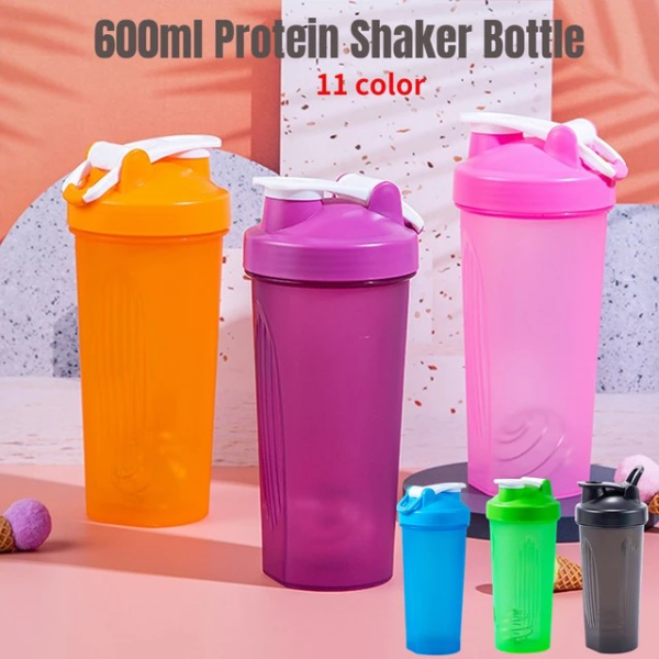 Sports water bottle with scale