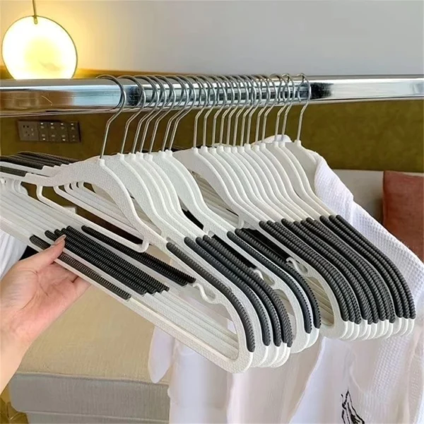 closet organization hangers