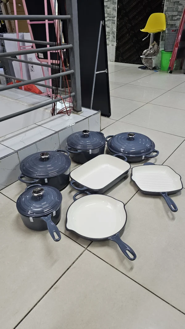 Enamel cast iron cookware