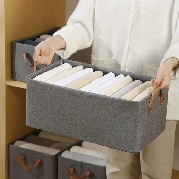 Foldable clothes organizer