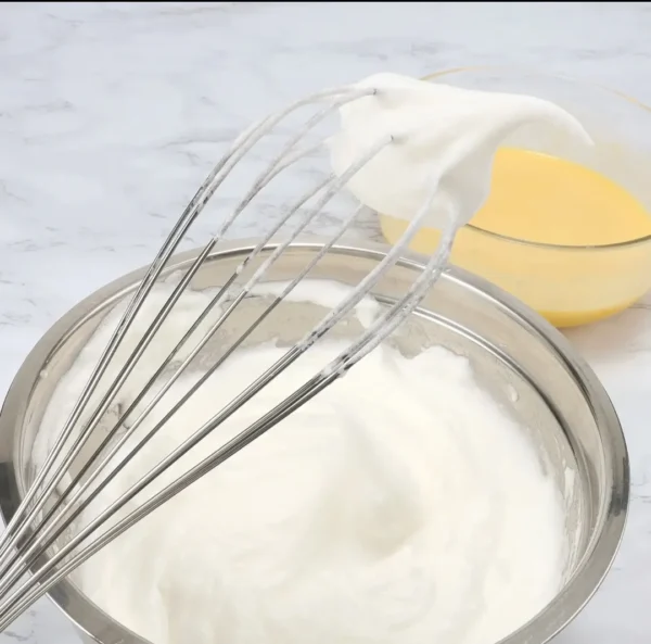 2-in-1 kitchen whisk