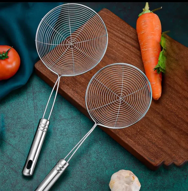 Cooking scooper strainer tool