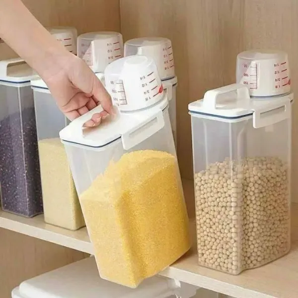 Storage container with measuring cup