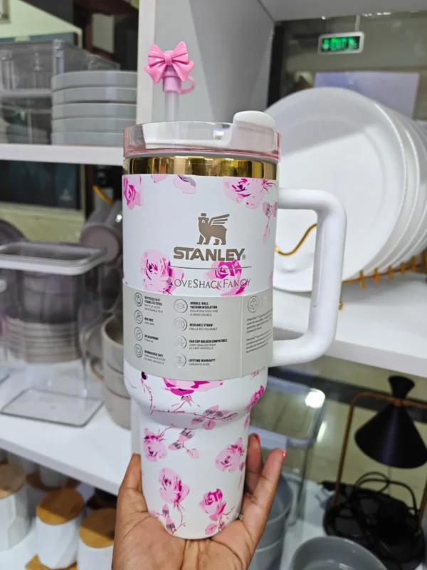 Vacuum tumbler with straw