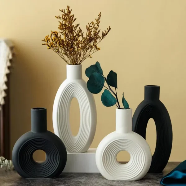Stylish vases for shelves