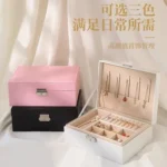 Elegant travel jewelry holder