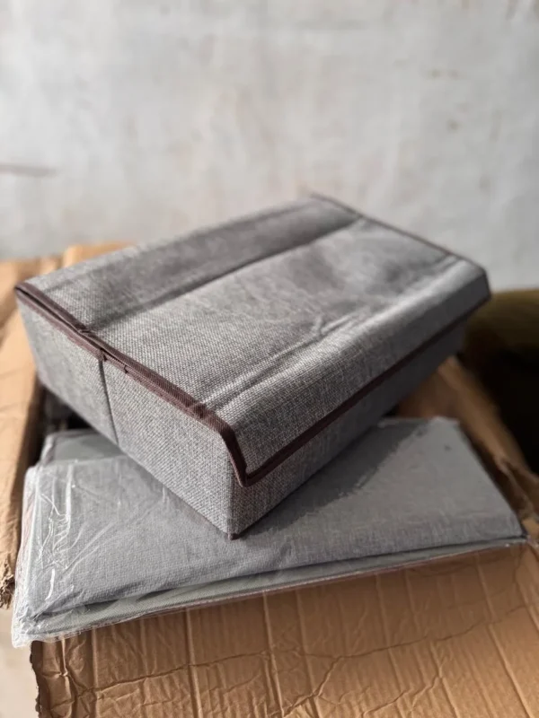 17-grid underwear storage