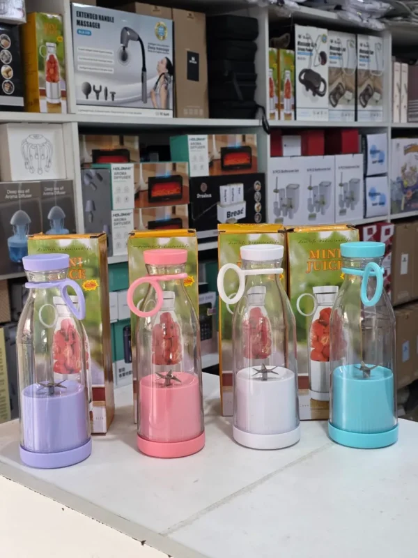 Electric fruit blender