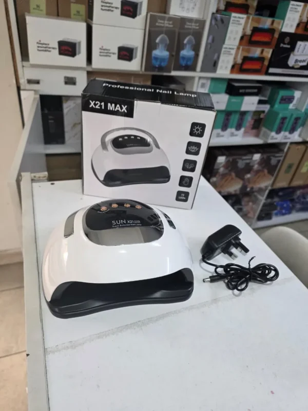 Fast drying nail polish lamp