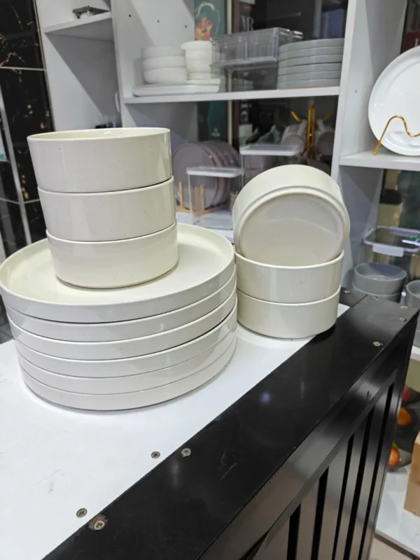 Plates and bowls set