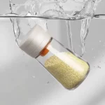 Moisture-proof spice shaker