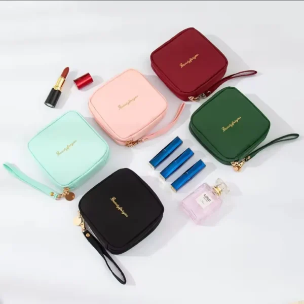 Waterproof pad pouch