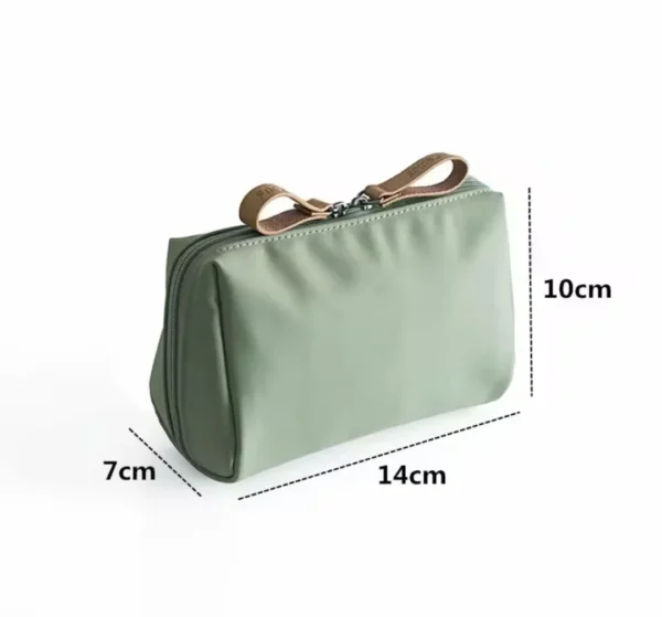 Portable makeup bag