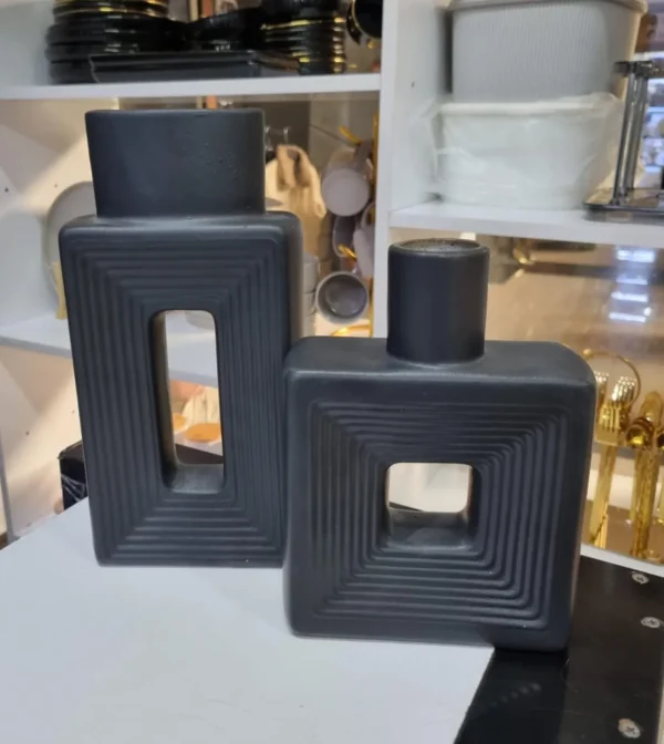 Elegant decorative vase set