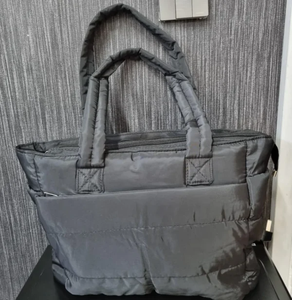 Minimalist tote bag