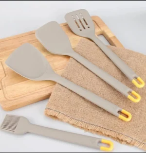 Heat resistant kitchen spoons