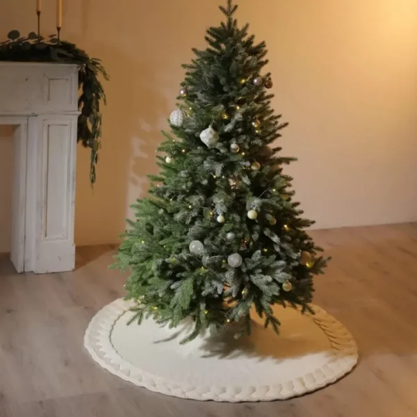 knitted Christmas tree skirt