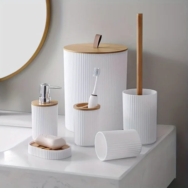 Bathroom accessories set with bamboo lid