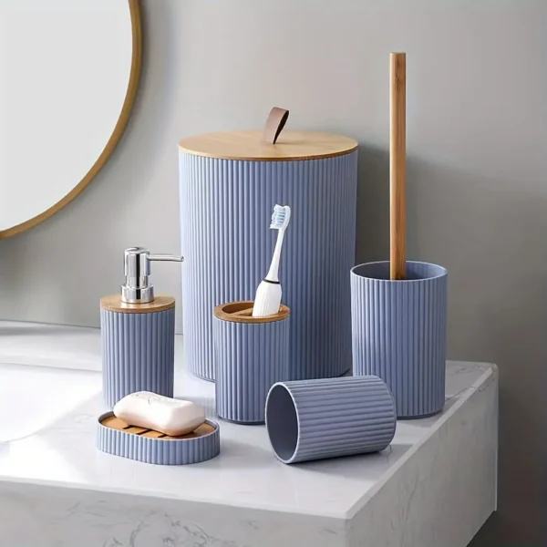 Luxury bamboo bathroom décor