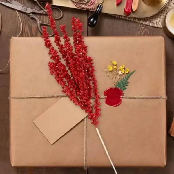 Xmas tree berry ornaments