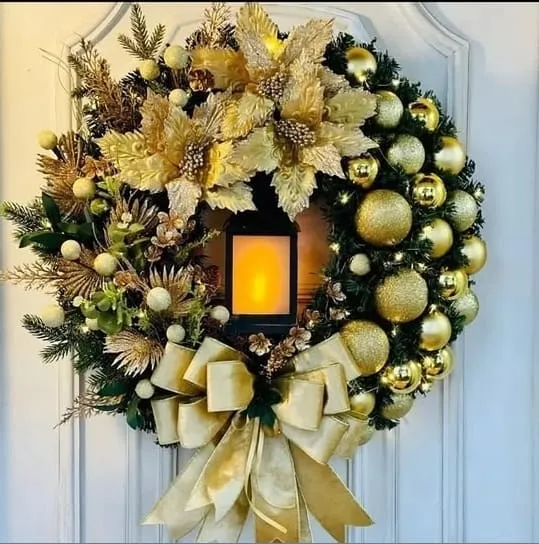 Unique House Collection Home 4 Light-Up Christmas Door Wreath
