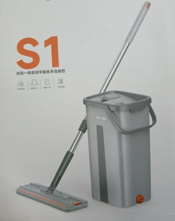 Microfiber spin mop with pedal