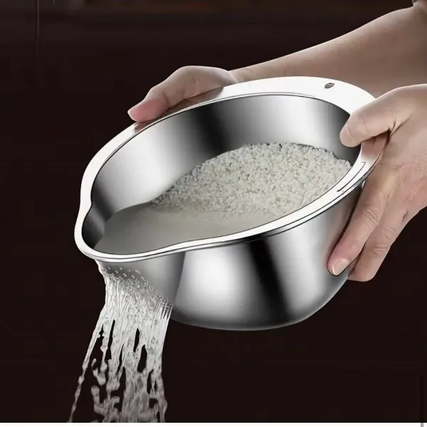 Stainless steel strainer