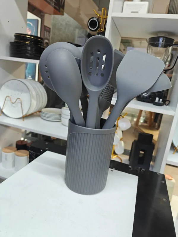 Heat-resistant kitchen spoons