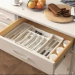 Expandable cutlery drawer organizer