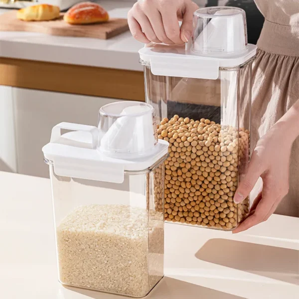 Airtight food storage container