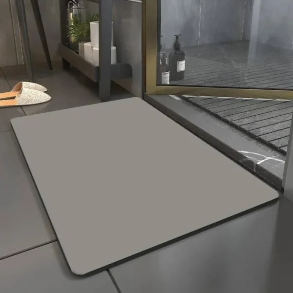 grey bathroom mat,