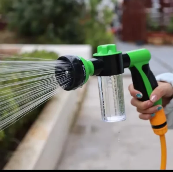 Foam spray gun for car