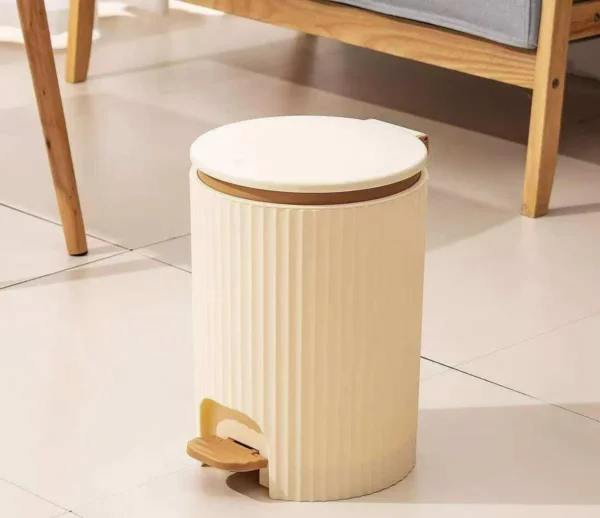 Foot Pedal Push Dustbin/Trash Can 1 Foot Pedal Push Dustbin
