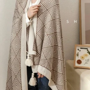 Cozy tassel blanket