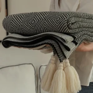 Elegant knitted shawl
