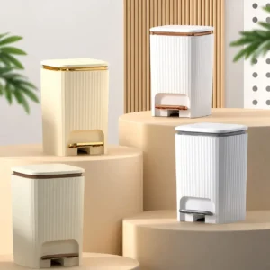 Space saving trash can