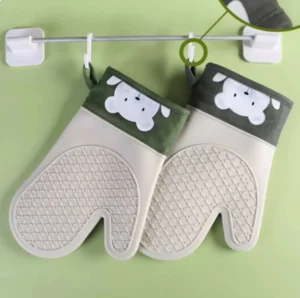 Professional baking gloves