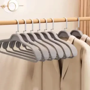thickened plastic hangers